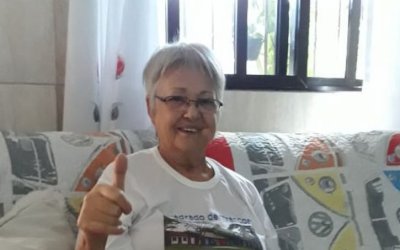 Idosa que não 'produz' sangue luta contra câncer raro: 'Desmaiei de susto'