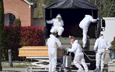 Itália bate de novo recorde de mortos por coronavírus: 793 em 24 horas