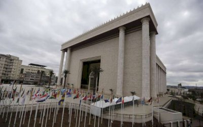 Justiça Federal libera funcionamento de igrejas e lotéricas em todo País