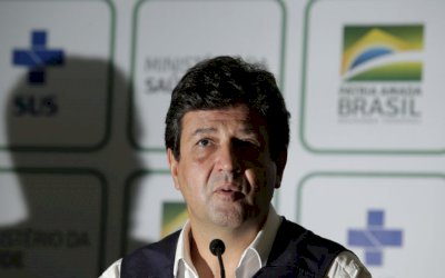 Mandetta afirma que hoje Brasil vai passar de mil mortes e ruídos não ajudam