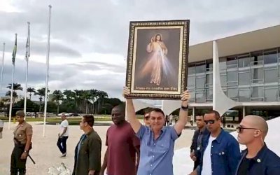 Bolsonaro trata contágio como inevitável e defende volta ao trabalho