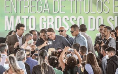 Bolsonaro alfineta Reinaldo sobre ICMS que deixa gasolina mais cara em Mato Grosso do Sul
