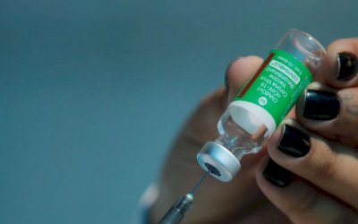 País completa 4 meses de vacinação com paralisação na produção
