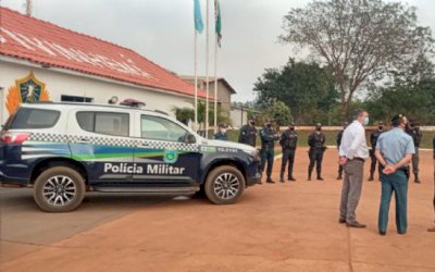Secretário Eduardo Riedel visita o 8° Batalhão da Polícia Militar em Nova Andradina