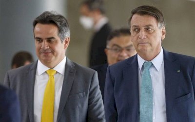 Bolsonaro oferece mais quatro ministérios ao Centrão, que não deve deixá-lo antes de abril