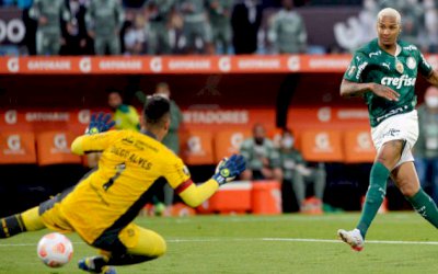 Deyverson marca na prorrogação e garante tri do Palmeiras contra Fla