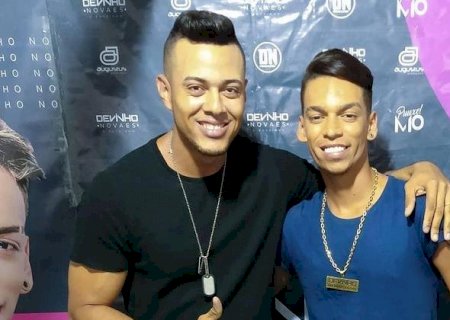 Ônibus tombou em São Sebastião, município do sul do estado de Alagoas; músico Cláudio Douglas dos Santos não resistiu