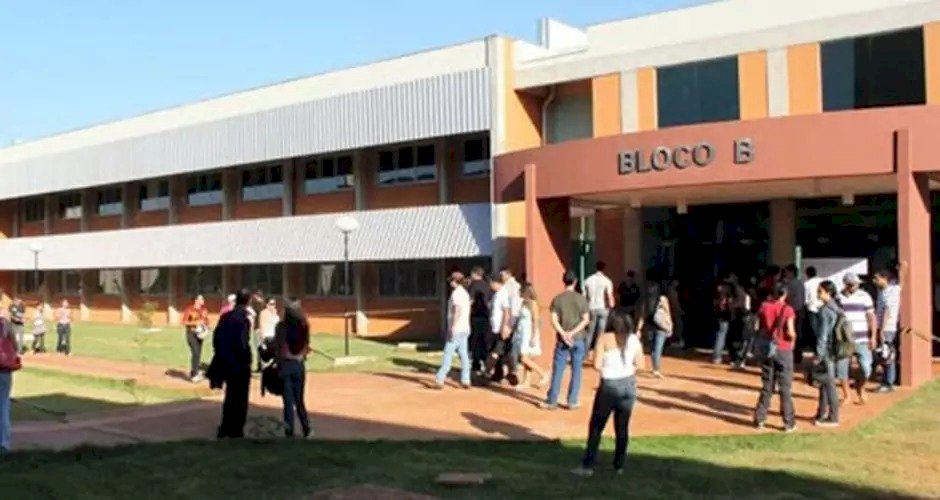 UFGD tranca matrícula de 581 alunos que não tomaram a vacina na volta às aulas