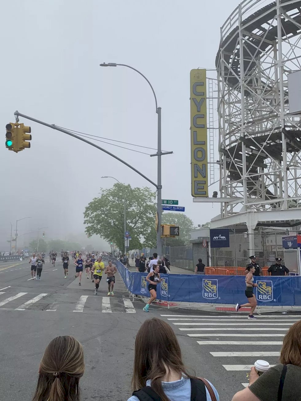Corredor morre após terminar Meia Maratona do Brooklyn, em Nova York