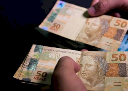 Brasileiro vai trabalhar até domingo só para pagar impostos