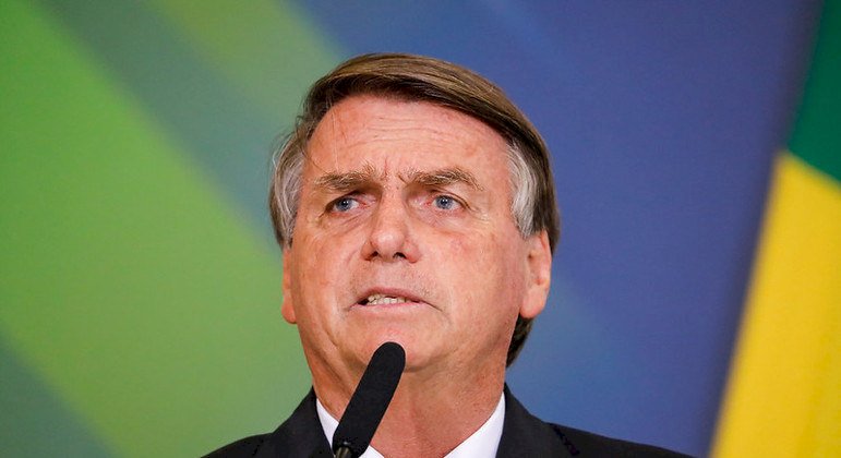 Presidente Bolsonaro admite corrupção isoladas em seu governo.