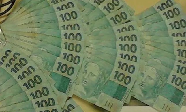 Centrão quer a solução de Guedes para conter a inflação até a semana que vem