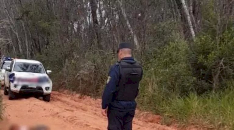 Jovem de 20 anos é encontrado morto a tiros com as orelhas cortadas na fronteira
