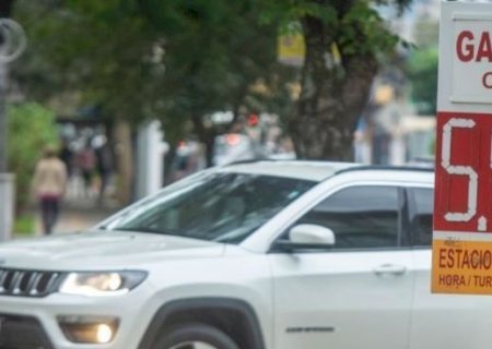 Gasolina fica R$ 0,15 mais barata a partir desta sexta nas refinarias