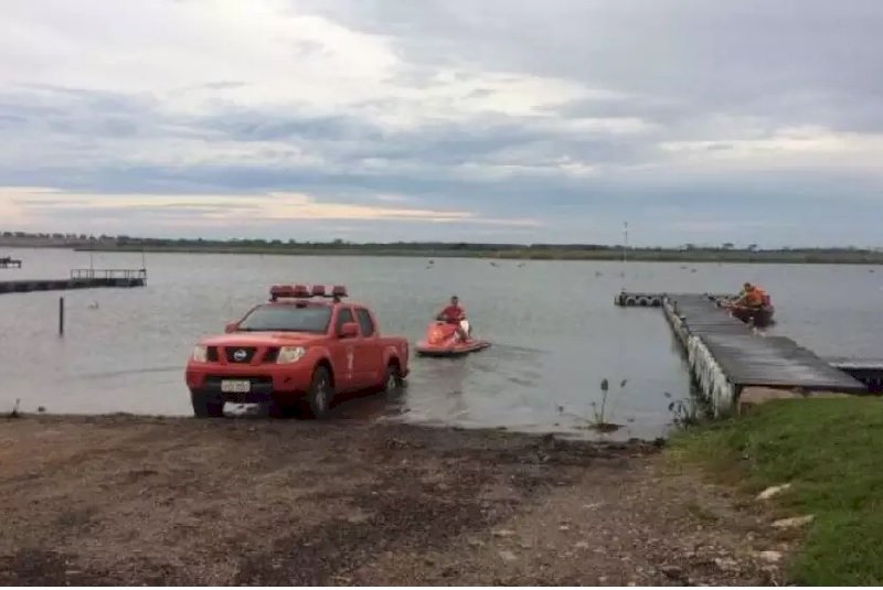 Bombeiros procuram por dois homens desaparecidos nos rios Sucuriú e Paraná