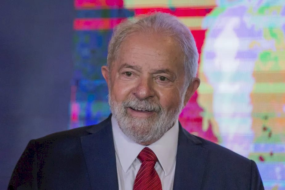 Lula antecipa encontro com empresários ao vislumbrar chance de vitória no primeiro turno.