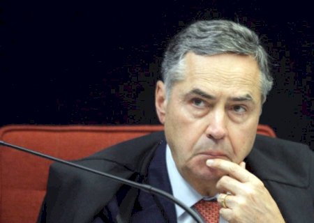 Atendendo a pedido da Confederação Nacional de Saúde, Hospitais e Estabelecimentos e Serviços (CNSaúde),Barroso suspende piso nacional da enfermagem.