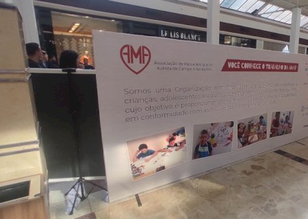 Tarde de brincadeiras promove integração para crianças autistas