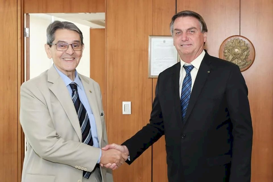 Aliados veem desgaste de Bolsonaro por ministro em caso Jefferson.