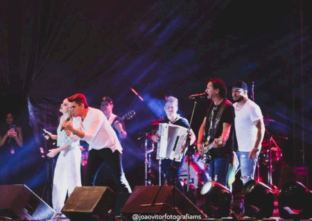 Tribo do Modão divide palco com Thaeme e Thiago e brilha em Aniversário de Nova Alvorada do Sul.