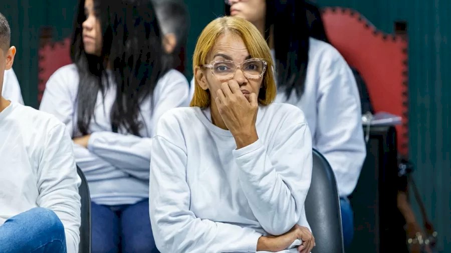 Flordelis é condenada a 50 anos de prisão pela morte do marido.