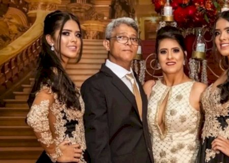 Pai, mãe e filha morrem após carro ser atingido por ônibus na BR-040.