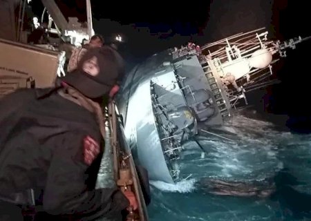 Ao menos 31 marinheiros desaparecem após naufrágio de navio na Tailândia
