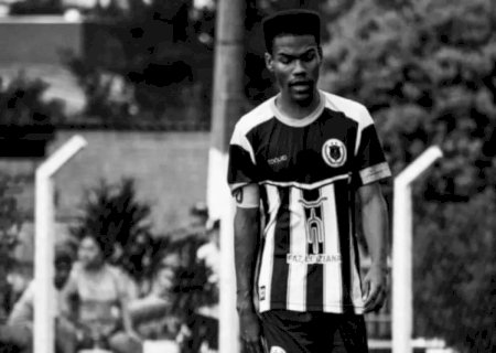 Sem ambulância, jovem é socorrido por populares após passar mal e morre em cidade de MS.