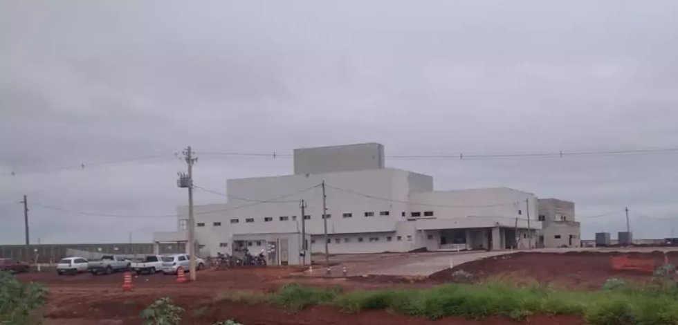 Obra do Hospital Regional de Dourados pode ser concluída até abril.