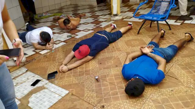 Suspeitos por matar jornalista na fronteira são presos .