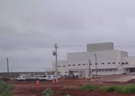 Obra do Hospital Regional de Dourados pode ser concluída até abril.