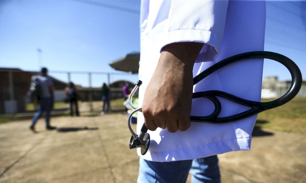 Governo relança programa Mais Médicos.