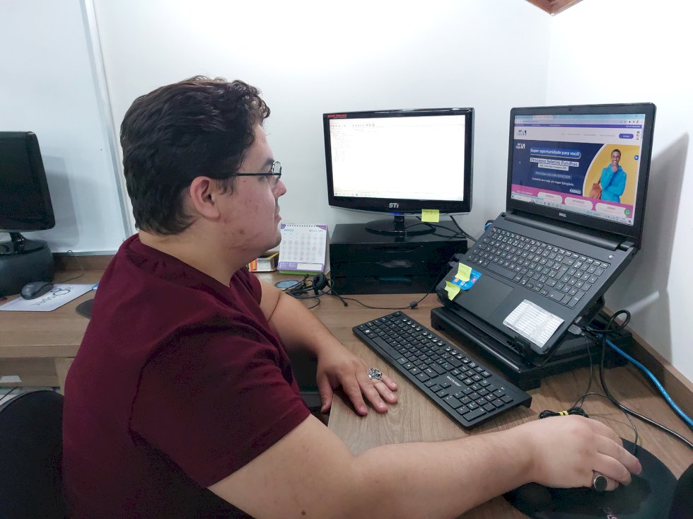 Agência divulga vagas de estágio nas áreas de Administração e Ciências Contábeis.