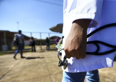 Governo relança programa Mais Médicos.