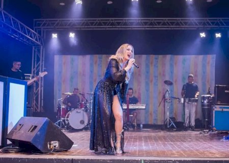 Cantora é achada morta em casa e Polícia Civil investiga.