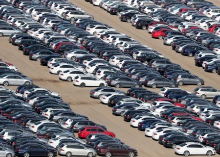 Procura por carros “velhos” cresce em cenário de preços e juros altos.