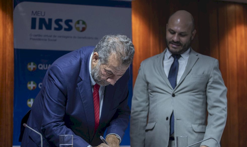 Carteira Meu INSS+ dá desconto em farmácias, cinemas, shows e serviços