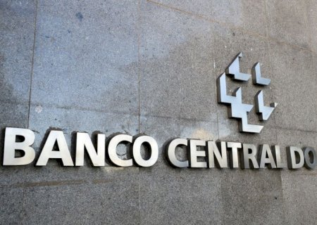 Copom mantém novamente juros básicos da economia em 13,75% ao ano.