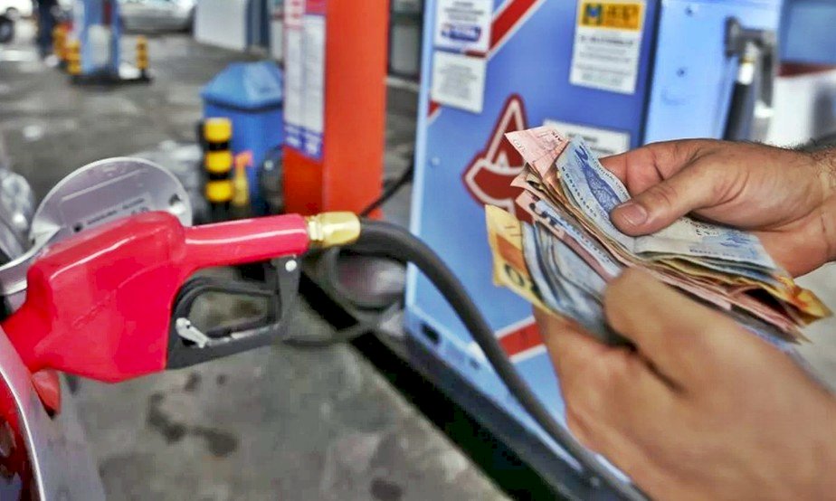 Preço da gasolina vai aumentar a partir de hoje com o ICMS fixo de R$ 1,22 em vigor, veja a tabela de aumento por estado.