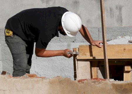 Desemprego atinge em abril menor patamar em oito anos.