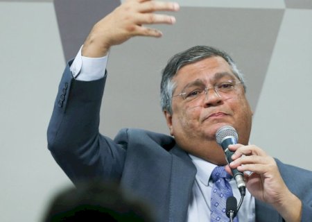 “Não podemos ser escravos de algoritmos”, diz ministro da Justiça.