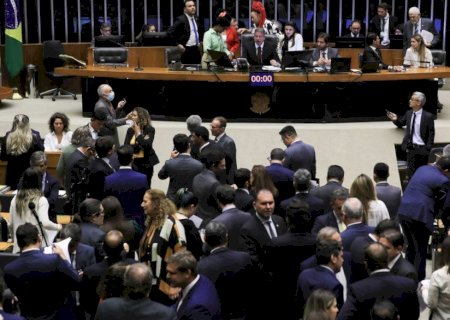 Câmara aprova arcabouço fiscal sem Fundeb e Fundo do DF