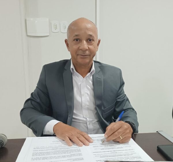 GERSINHO DA SAÚDE REQUISITOU CONSTRUÇÃO DE CALÇADA EM LOCAL ESPECÍFICO NO CEMITÉRIO MUNICIPAL