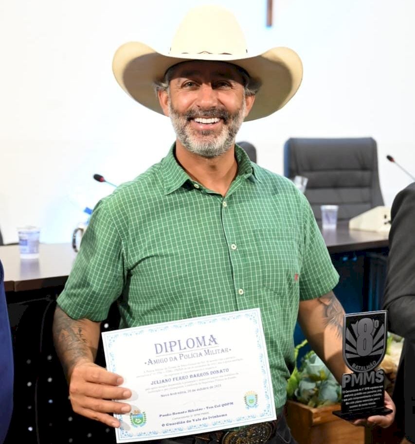 O Prefeito de Ivinhema Juliano Ferro (PSDB), prestigiou na manhã desta sexta-feira dia 20 de outubro, a cerimônia em comemoração do 44º aniversário do 8º Batalhão de policia Militar do Vale do Ivinhema.