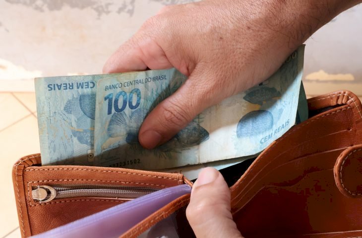 Governo de MS cumpre planejamento e anuncia pagamento de salário e 13º