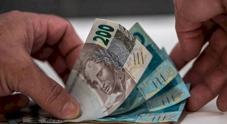 Massa salarial dos brasileiros atinge R$ 293 bi, o maior valor da história