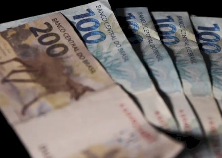 Arrecadação federal chega a R$ 215,6 bilhões em outubro