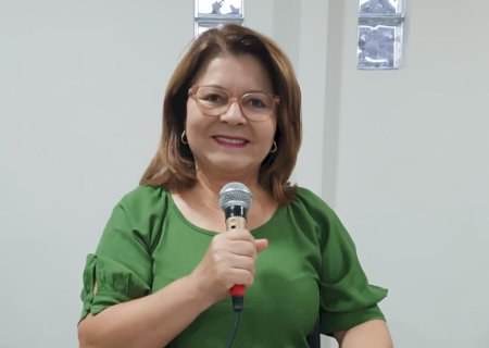 IVONETE REALIZA INDICAÇÕES EM BUSCA DE MELHORIAS PARA O CCI