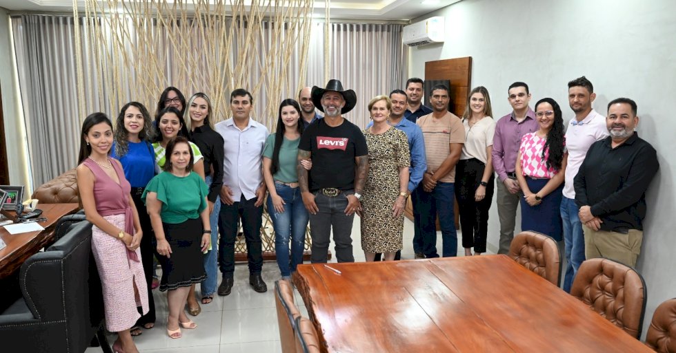 Administração Municipal realiza a posse de 9 novos concursados