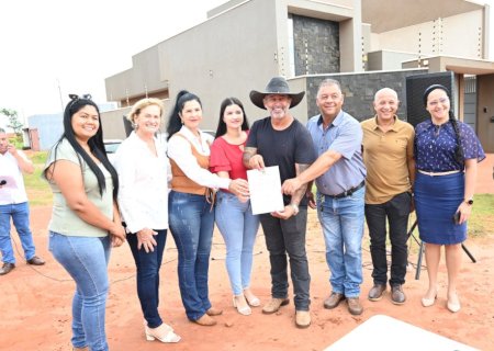 Prefeito de Ivinhema assinou ordem de serviço para pavimentação asfáltica